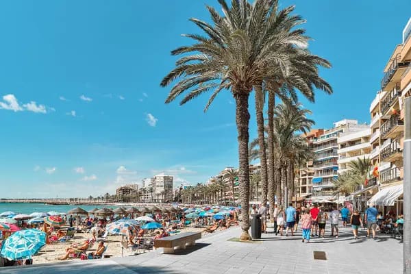 Torrevieja y la laguna rosa
