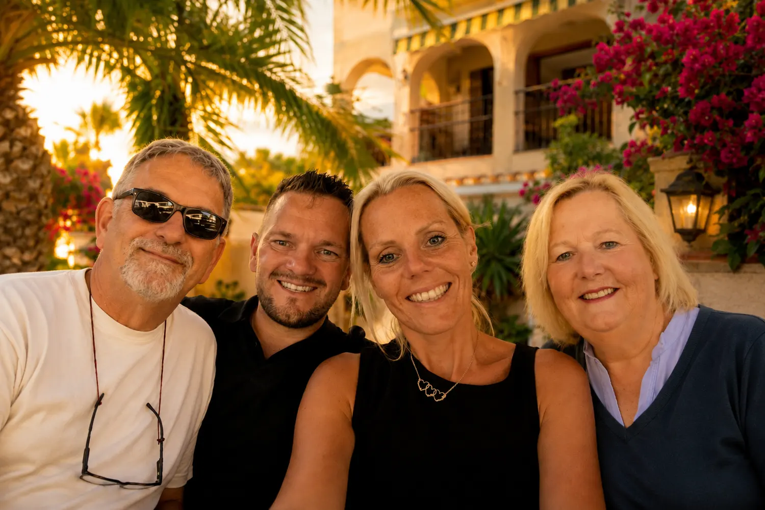 Roy, Inge, Henk en Petra, de eigenaren van Casa Feliz en Casa Flamingo